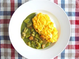 抹茶忌廉雞肉蛋包飯