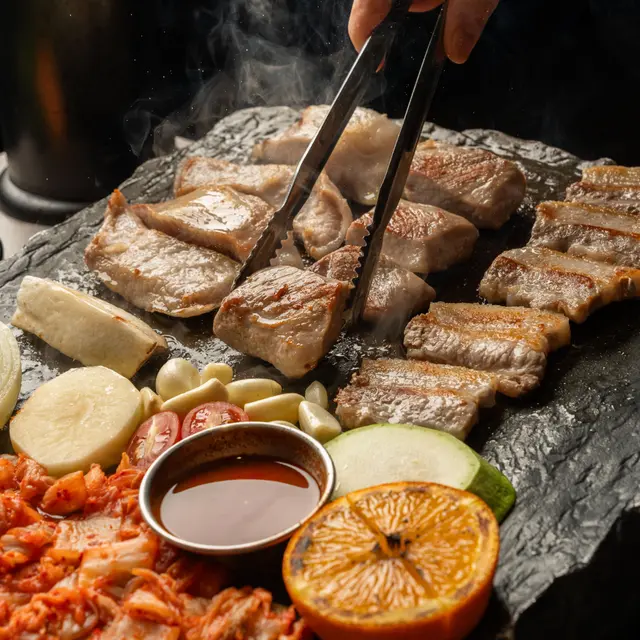 洞穴風韓式燒肉店