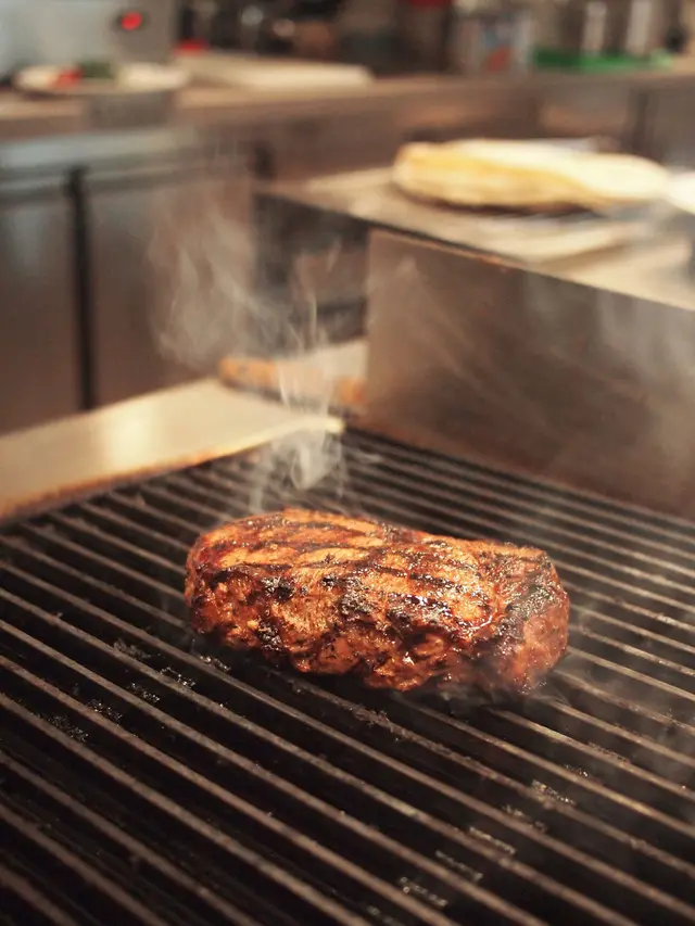 肉眼扒燒得恰到好處，好吃