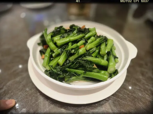 大地魚炒菜心（$168/例）